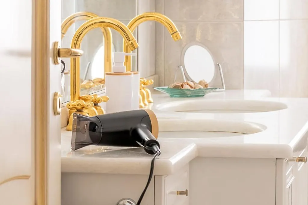 Jacuzzi Suite Luxury Apartment Como Italy