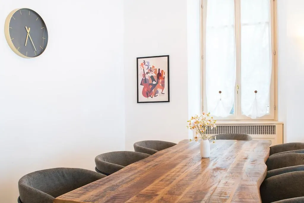 Homestay Jacuzzi Suite Luxury Apartment Como Italy