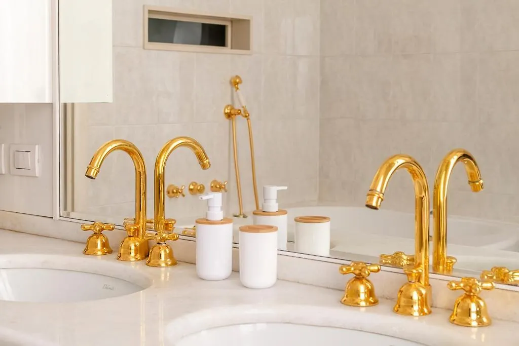 Jacuzzi Suite Luxury Apartment Como