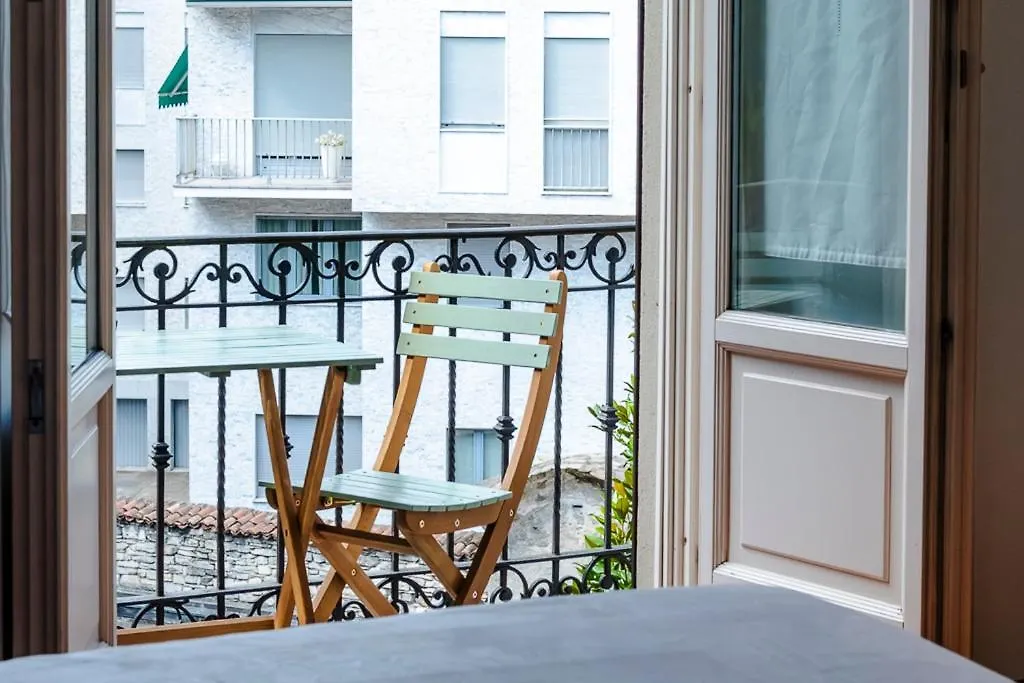 Rum i privatbostad Jacuzzi Suite Luxury Apartment Como